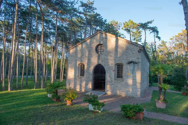 Igreja de Santa Maria del Mare - Imagens católicas de stock