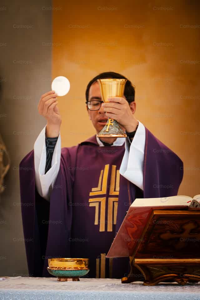 Eucaristía - Banco de imágenes católicas - Fotografía por Javier Bastidas