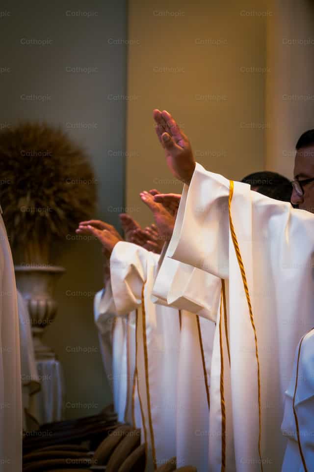Sacerdotes - Banco de imágenes católicas - Fotografía por Javier Bastidas
