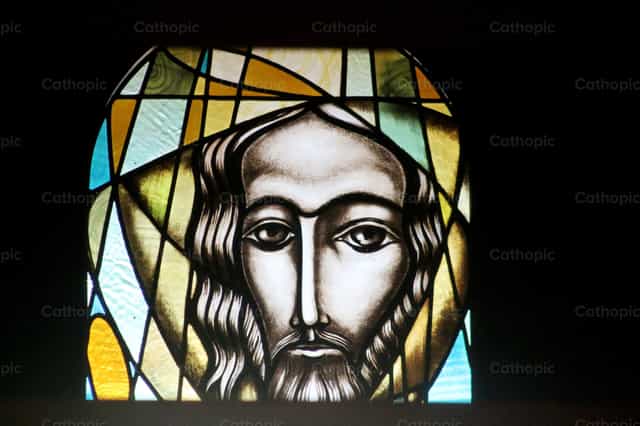 Stained glass na mukha ni Hesus - Mga Catholic stock image