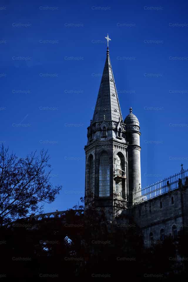 Santuario de Lourdes - Banco de imágenes católicas - Fotografía por Lupe Belmonte