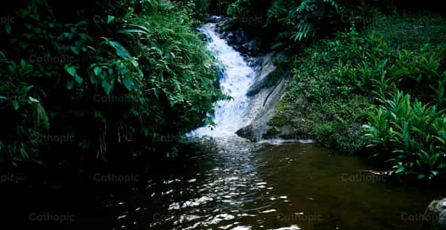 Living Water - Catholic stock images - Photo by Carolina BR