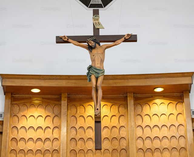 Jesús en la cruz - Banco de imágenes católicas