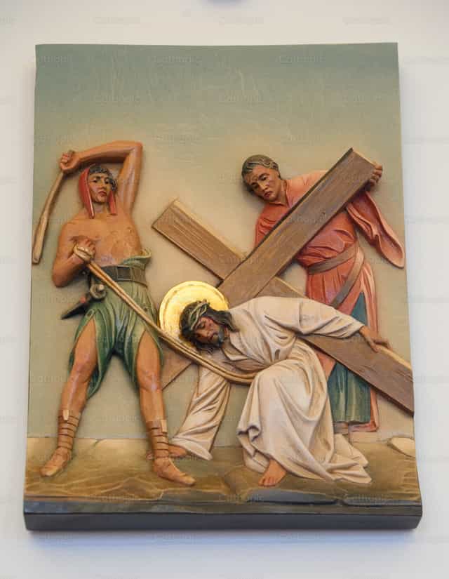 Jesús cae por primera vez - Banco de imágenes católicas