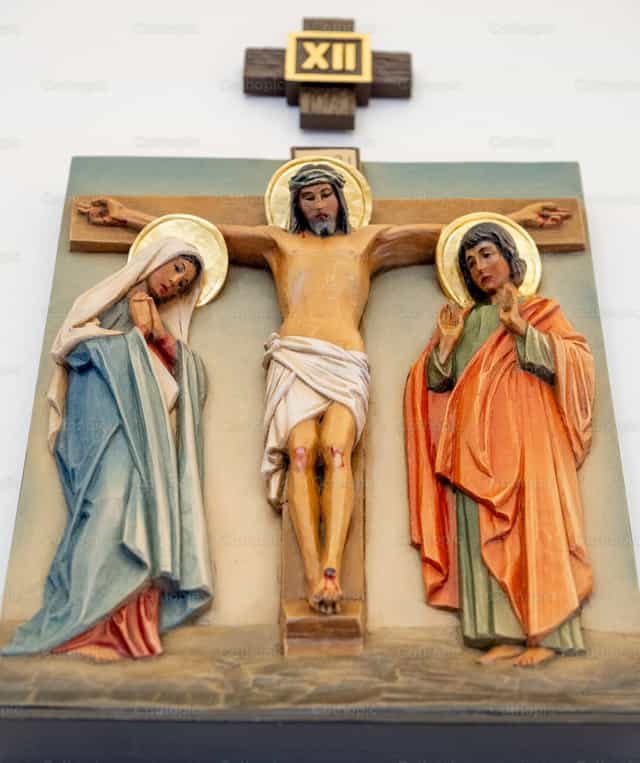 Jesús muere en la cruz - Duodécima estación - Banco de imágenes católicas - Fotografía por Nicole Olea
