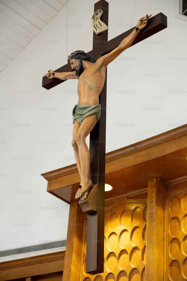 Jesús en la cruz - Banco de imágenes católicas