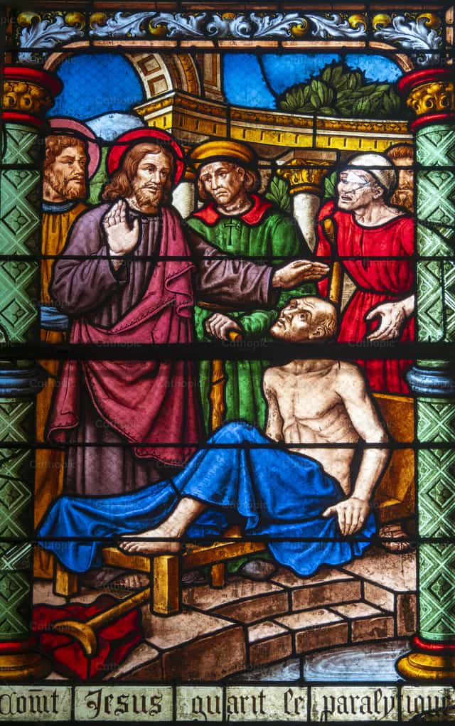 Jesucristo cura a un paralítico - Banco de imágenes católicas - Fotografía por Joan Sutter