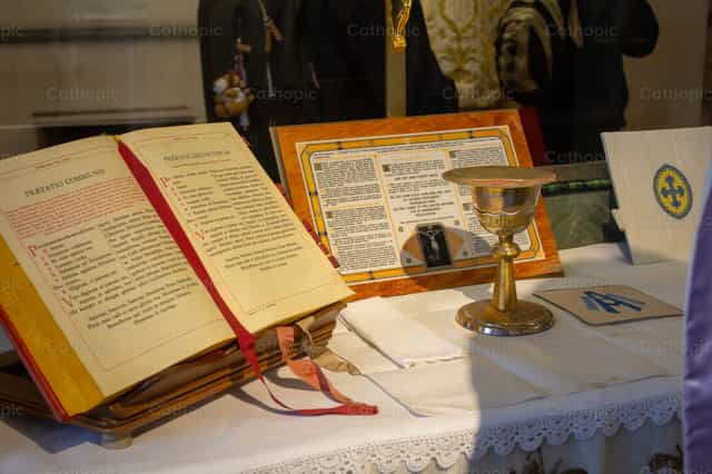 Objetos de la última misa del P. Pío Pietrelcina - Banco de imágenes católicas - Fotografía por Cristian Gutiérrez, LC
