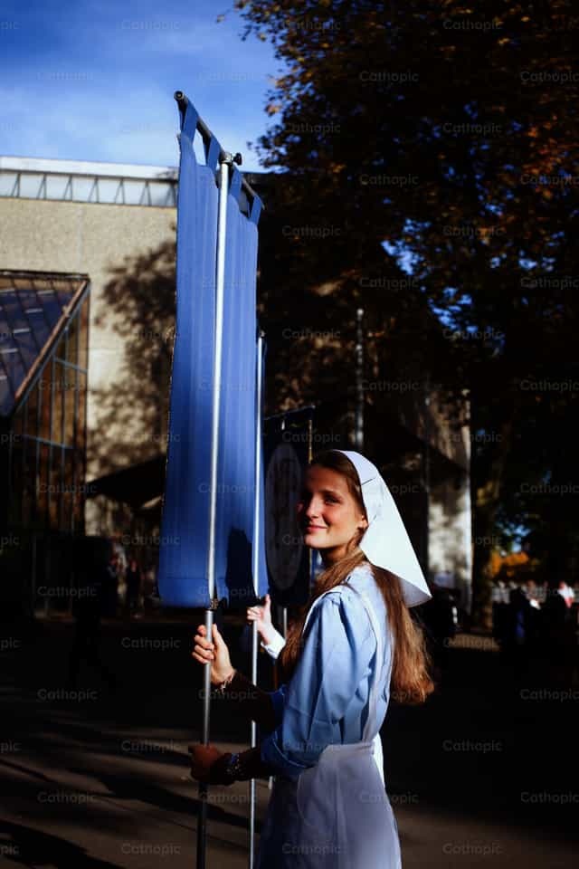Nurse - Catholic stock images - Photo by Lupe Belmonte