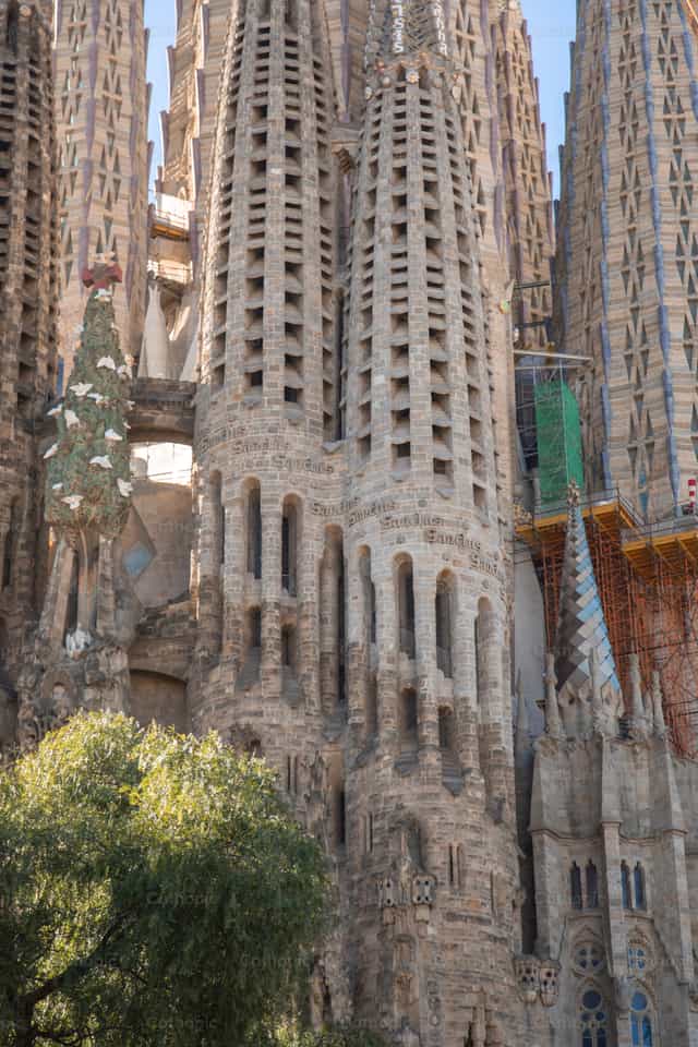 Torres de la Sagrada Familia de Barcelona - Banco de imágenes católicas - Fotografía por Yandry Fernández Perdomo