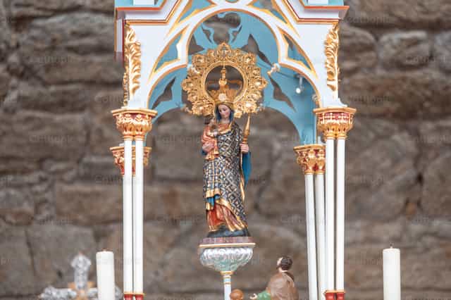 西班牙加利西亚穆希亚的“巴尔卡圣母”（Virgen de la Barca） - 天主教图库图片 - 摄影： Yandry Fernández Perdomo