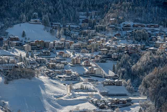 Oltre il Colle village after the snowfall - Catholic stock images - Photo by Pierluigi Palazzi