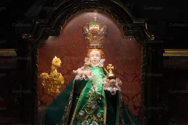 Niño Jesús de Praga - Banco de imágenes católicas - Fotografía por encaminados vamos