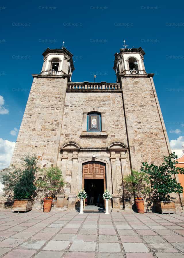 Parroquia Nuestra Señora de Guadalupe - Banco de imágenes católicas - Fotografía por Valentina Alvarez de Gonzalez