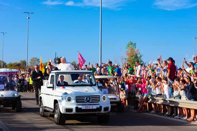 Jóvenes y el Papa León XIV viven juntos el Jubileo - Banco de imágenes católicas