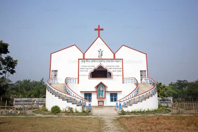 Iglesia católica en Ranigarh, Bengala Occidental, India - Banco de imágenes católicas - Fotografía por Zvonimir Atletić