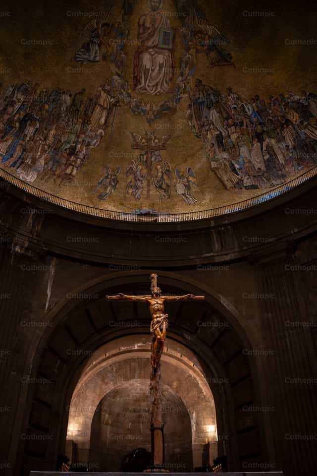 Cristo centrado Valle - Banco de imágenes católicas - Fotografía por Rodrigo De Miguel