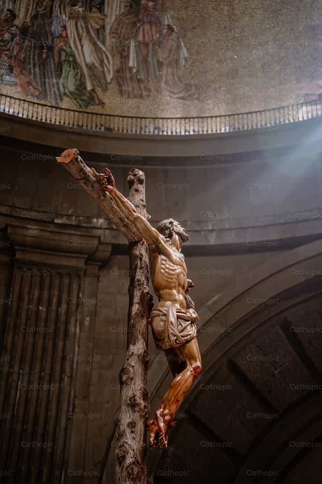 Cristo crucificado - Banco de imágenes católicas - Fotografía por Rodrigo De Miguel