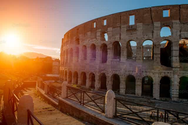 Coliseo, originalmente conocido como Anfiteatro Flavio. - Banco de imágenes católicas - Fotografía por Pierluigi Palazzi