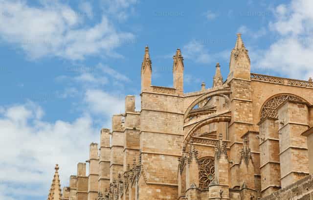 Primer plano de la catedral de Palma de Mallorca - Banco de imágenes católicas - Fotografía por Antonio Gravante
