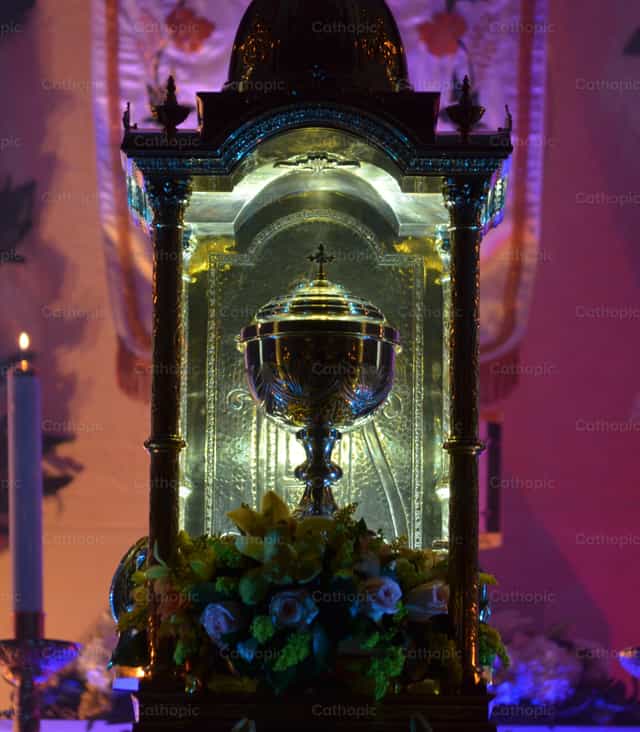 Monumento per il culto - Immagini stock cattoliche