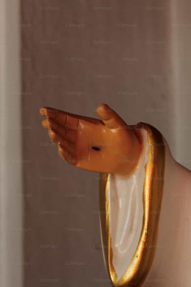 Sacrificio de amor - Banco de imágenes católicas - Fotografía por Bárbara Hernández