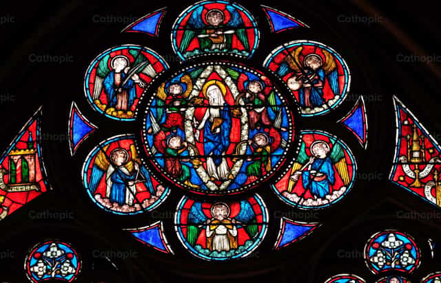 Virgin Mary surrounded by angels - Catholic stock images - Photo by Zvonimir Atletić