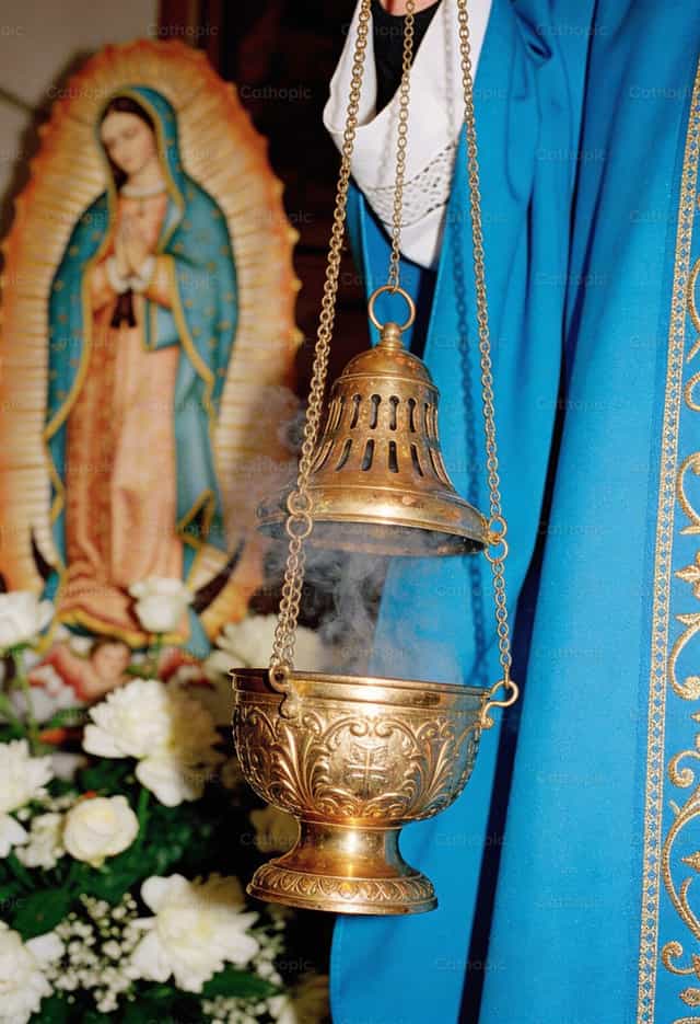 Pari at Kapistahang Pinarangalan ng Birheng Maria - Mga Catholic stock image