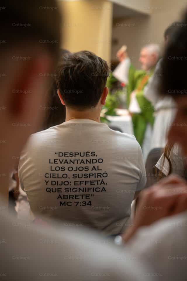 Camiseta Effetá - Imagens católicas de stock