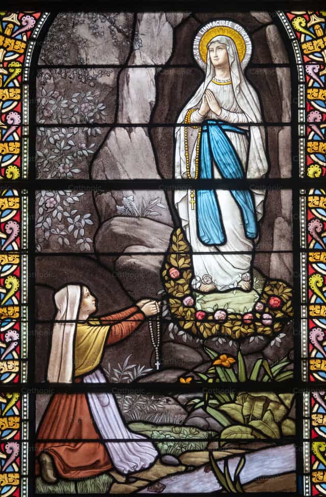Our Lady of Lourdes - Banco de imágenes católicas - Fotografía por Joan Sutter