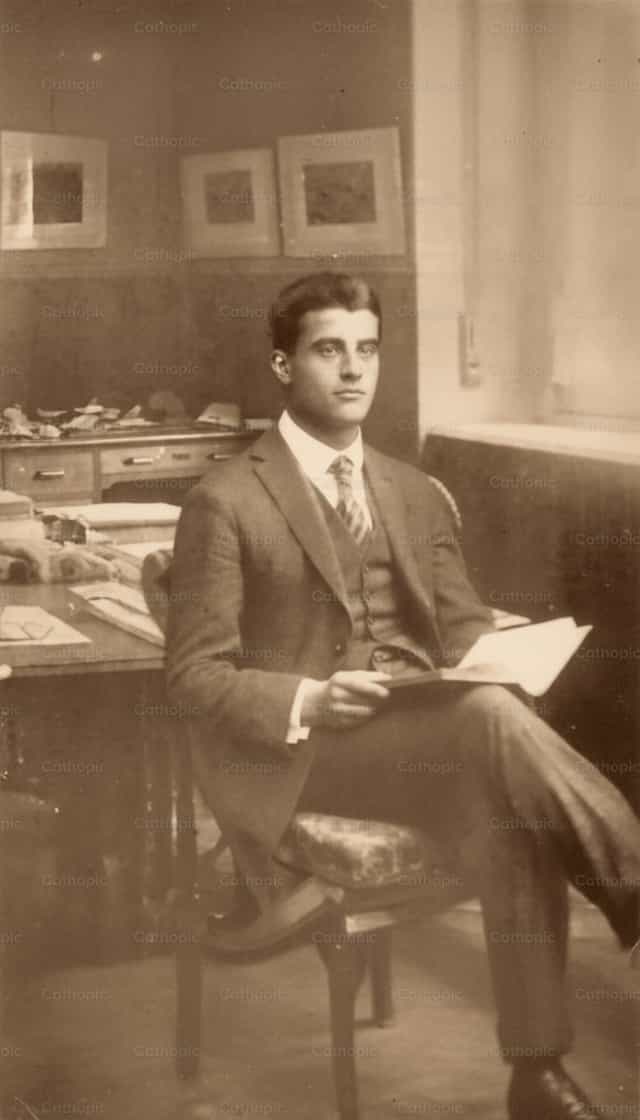 San Pier Giorgio Frassati - El estudiante - Banco de imágenes católicas