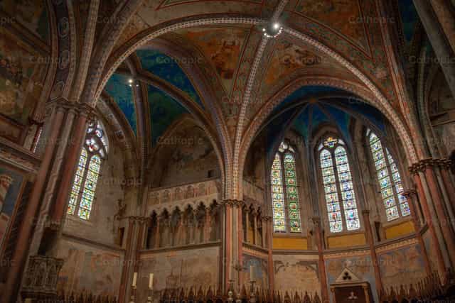 El interior de la catedral superior de San Francisco - Banco de imágenes católicas - Fotografía por Pierluigi Palazzi