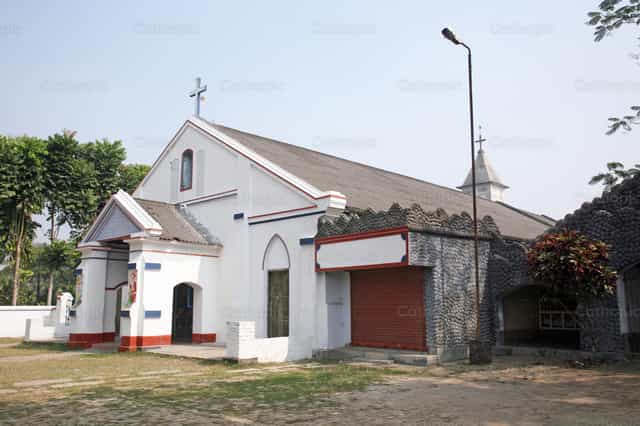Iglesia católica en Basanti, Bengala Occidental, India - Banco de imágenes católicas - Fotografía por Zvonimir Atletić