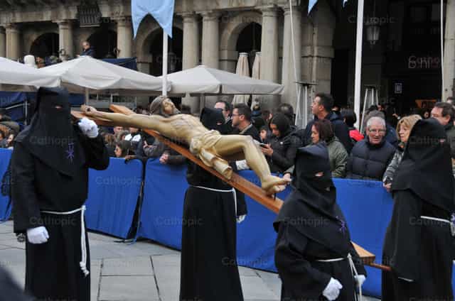 Procesiones de Semana Santa - Banco de imágenes católicas