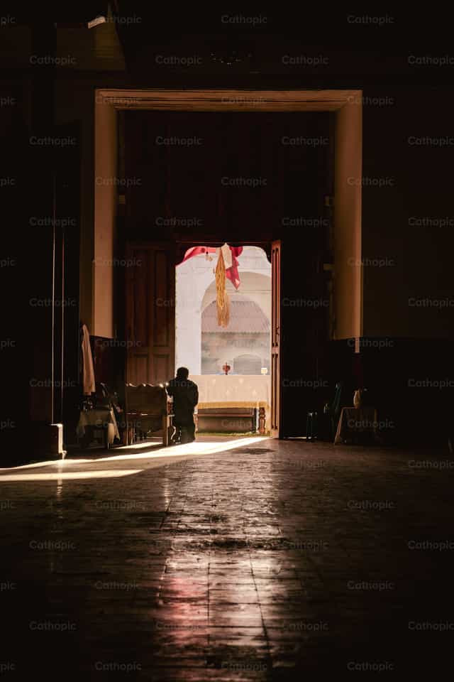 Alabar a Jesús Sacramentado - Banco de imágenes católicas - Fotografía por Manuel González Asturias, SJ