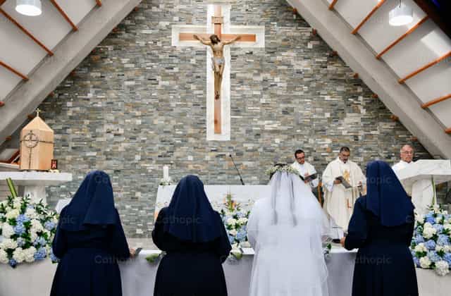 Primeros votos religiosos - Banco de imágenes católicas - Fotografía por Carolina BR