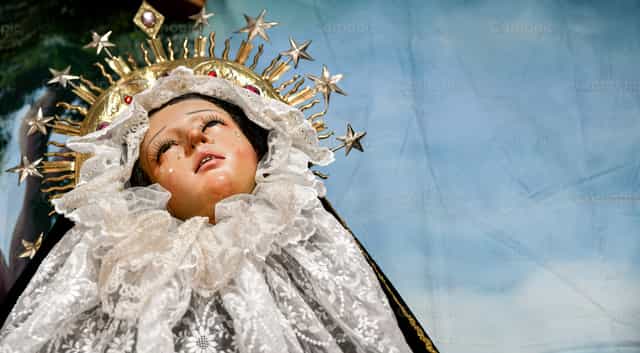 Rostro de la Virgen Dolorosa - Banco de imágenes católicas - Fotografía por Carolina BR