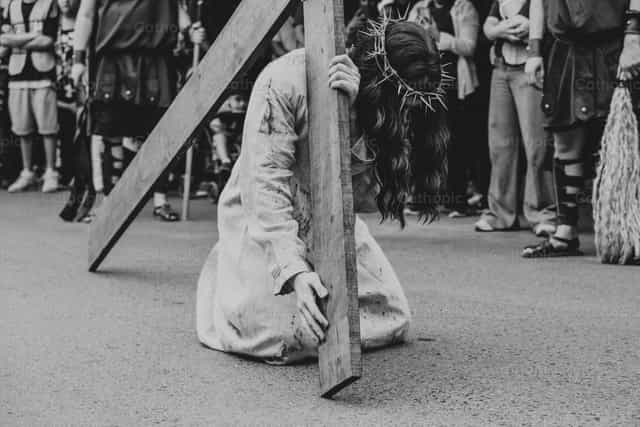 Representation of the Via Crucis: Fall of Jesus - Catholic stock images - Photo by Gerardo Juarez