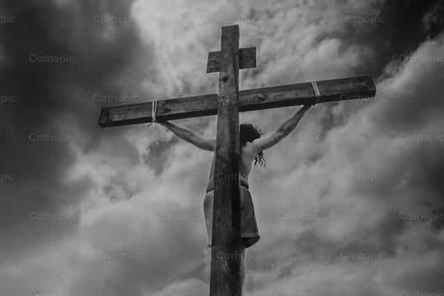 Representacion del Viacrucis: Crucifixion - Banco de imágenes católicas