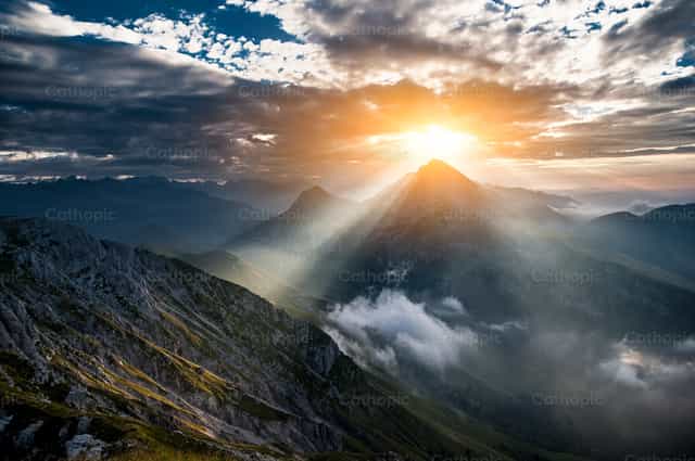 En busca de la espiritualidad en la naturaleza - Banco de imágenes católicas - Fotografía por Pierluigi Palazzi