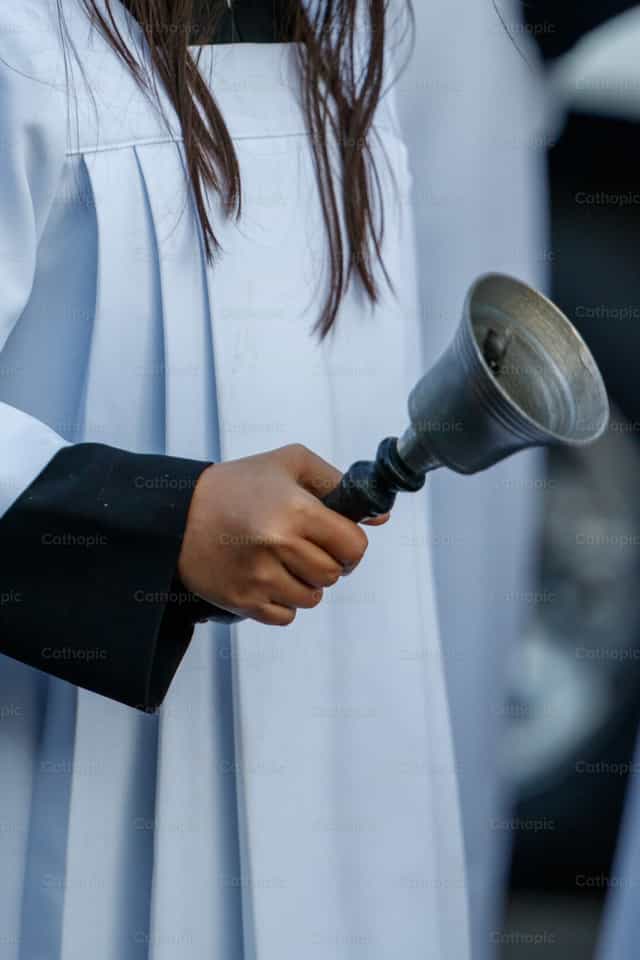 Cloche en mouvement - Images catholiques de stock