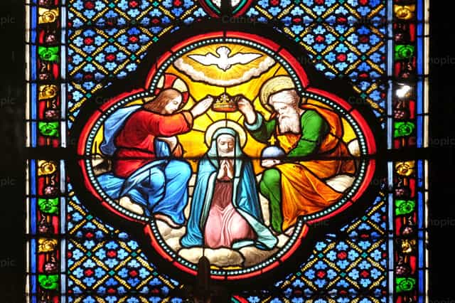 Coronación de la Virgen María - Banco de imágenes católicas - Fotografía por Zvonimir Atletić