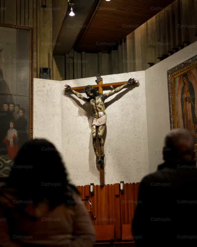 Jesus na Cruz - Imagens católicas de stock