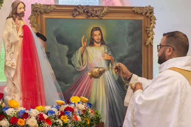 Fiesta de la Misericordia Misa - Banco de imágenes católicas - Fotografía por Carlos Daniel