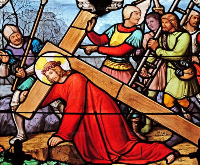 Tercera estación del Vía Crucis: Jesús cae por primera vez - Banco de imágenes católicas - Fotografía por Zvonimir Atletić