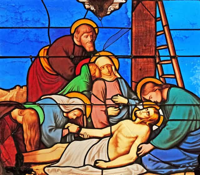 13.ª estación del Vía Crucis - Banco de imágenes católicas - Fotografía por Zvonimir Atletić