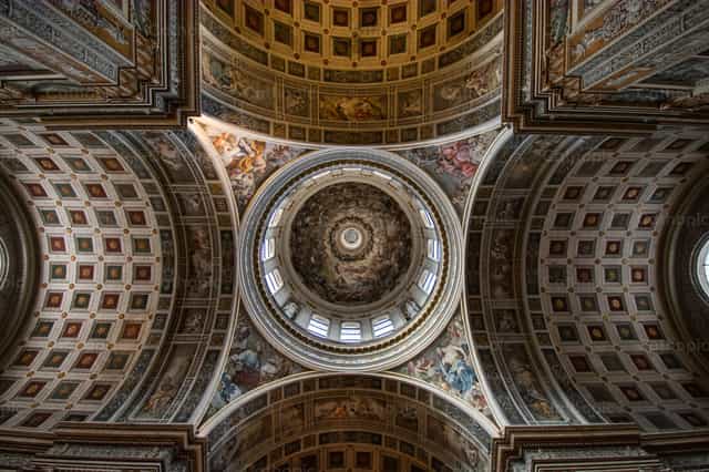 Basilika des Hl. Andreas - Katholische Stockfotos - Foto von Andrea Viglianco