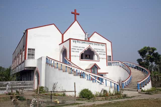 Iglesia católica en Ranigarh, Bengala Occidental, India - Banco de imágenes católicas - Fotografía por Zvonimir Atletić