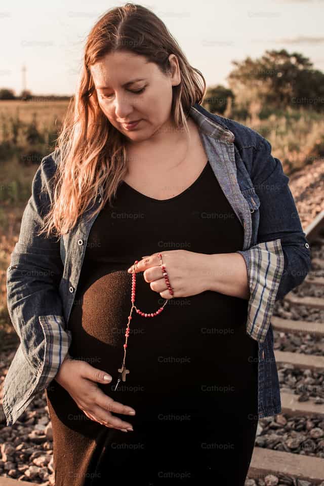 Mi mamá, Cristo y yo - Banco de imágenes católicas - Fotografía por noelia gonzalez