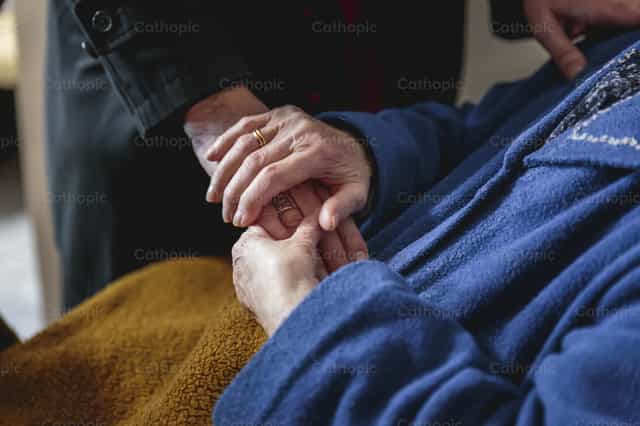 Ternura Pastoral: El Consuelo en la Enfermedad - Banco de imágenes católicas
